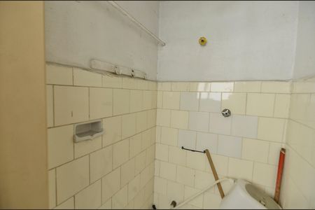 Apartamento à venda com 105m², 2 quartos e sem vaga Apartamento à venda com 105m², 2 quartos e sem vagaBanheiro de Serviço