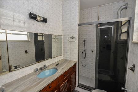 Apartamento à venda com 105m², 2 quartos e sem vaga Apartamento à venda com 105m², 2 quartos e sem vagaBanheiro