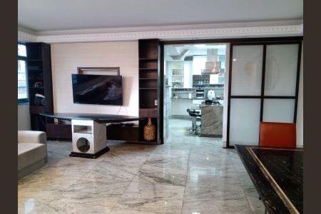 Apartamento para alugar com 175m², 4 quartos e 1 vaga