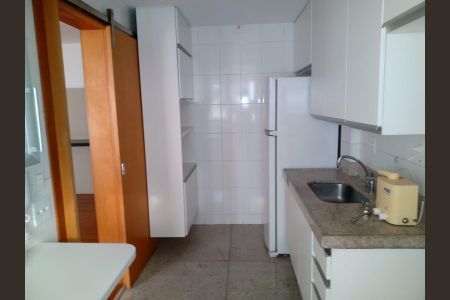 Apartamento para alugar com 70m², 2 quartos e 1 vaga