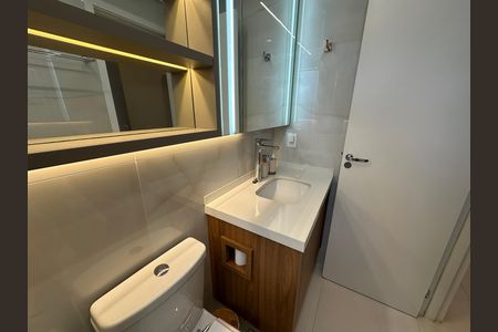 Apartamento à venda com 109m², 3 quartos e 2 vagas Apartamento à venda com 109m², 3 quartos e 2 vagasBanheiro da Suíte