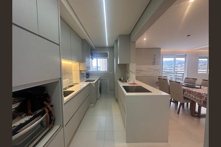 Apartamento à venda com 109m², 3 quartos e 2 vagas Apartamento à venda com 109m², 3 quartos e 2 vagasCozinha