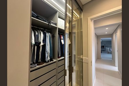 Apartamento à venda com 109m², 3 quartos e 2 vagas Apartamento à venda com 109m², 3 quartos e 2 vagasCloset da suíte