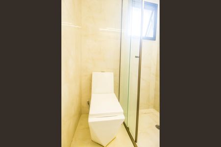 Apartamento à venda com 64m², 2 quartos e 2 vagas Apartamento à venda com 64m², 2 quartos e 2 vagasBanheiro da Suíte