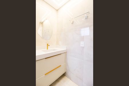 Apartamento à venda com 64m², 2 quartos e 2 vagas Apartamento à venda com 64m², 2 quartos e 2 vagasBanheiro da Suíte