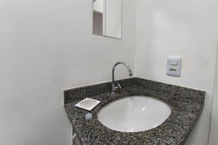 Apartamento para alugar com 45m², 2 quartos e 1 vaga Apartamento para alugar com 45m², 2 quartos e 1 vagaBanheiro