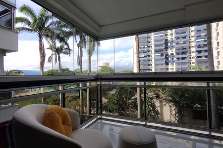 Apartamento à venda com 91m², 3 quartos e 1 vaga Apartamento à venda com 91m², 3 quartos e 1 vagaVaranda