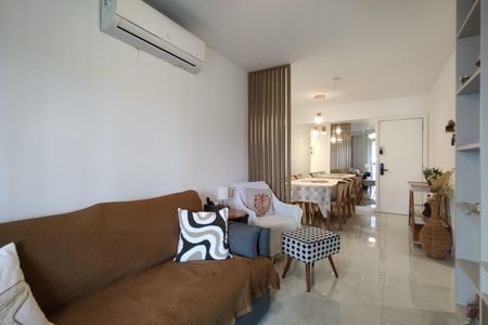 Apartamento à venda com 91m², 3 quartos e 1 vaga Apartamento à venda com 91m², 3 quartos e 1 vagaSala
