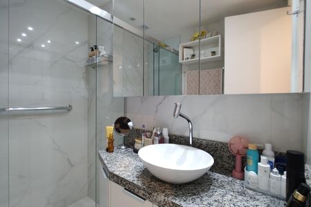 Apartamento à venda com 91m², 3 quartos e 1 vaga Apartamento à venda com 91m², 3 quartos e 1 vagaBanheiro Social