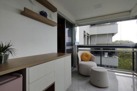 Apartamento à venda com 91m², 3 quartos e 1 vaga Apartamento à venda com 91m², 3 quartos e 1 vagaVaranda