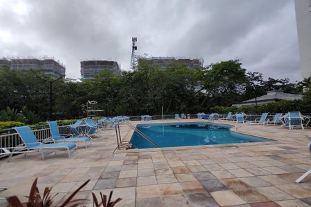 Apartamento à venda com 91m², 3 quartos e 1 vaga Apartamento à venda com 91m², 3 quartos e 1 vagaÁrea comum - Piscina