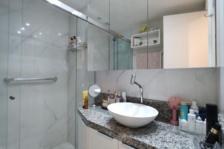 Apartamento à venda com 91m², 3 quartos e 1 vaga Apartamento à venda com 91m², 3 quartos e 1 vagaBanheiro Social