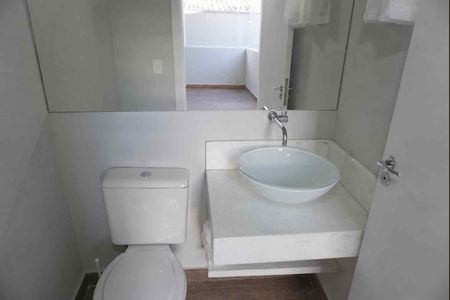 Casa de condomínio para alugar com 296m², 2 quartos e 4 vagasLavabo