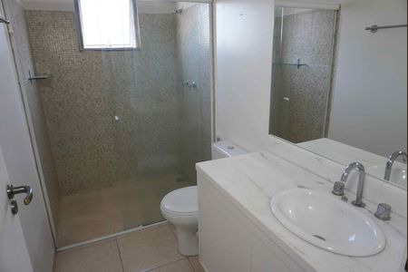 Casa de condomínio para alugar com 296m², 2 quartos e 4 vagasBanheiro da Suíte 1