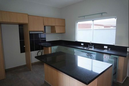 Casa de condomínio para alugar com 296m², 2 quartos e 4 vagasCozinha