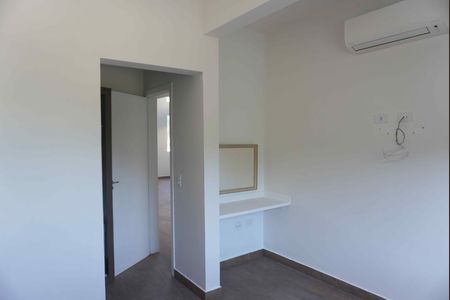 Suíte 1 de casa de condomínio para alugar com 2 quartos, 296m² em Parque Sinai, Santana de Parnaíba