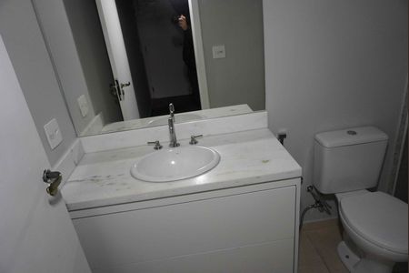 Casa de condomínio para alugar com 296m², 2 quartos e 4 vagasBanheiro da Suíte 2