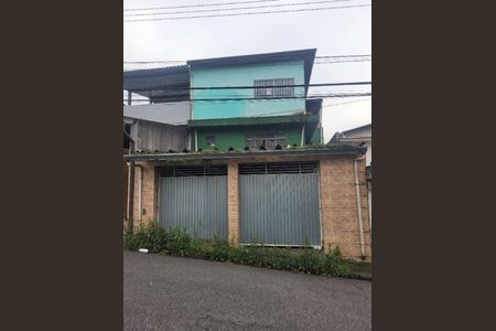 Casa à venda com 360m², 4 quartos e 5 vagas Casa à venda com 360m², 4 quartos e 5 vagasFachada