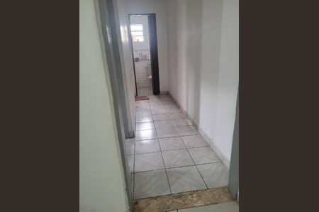 Casa à venda com 360m², 4 quartos e 5 vagas Casa à venda com 360m², 4 quartos e 5 vagasCorredor