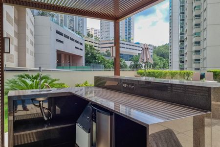 Apartamento à venda com 141m², 4 quartos e 3 vagas