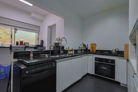 Apartamento à venda com 141m², 4 quartos e 3 vagas