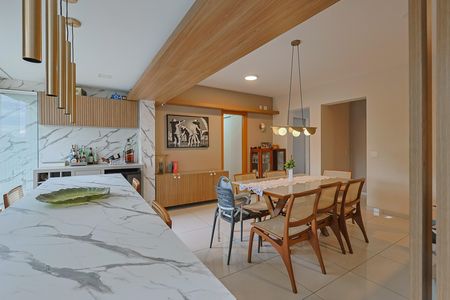 Apartamento à venda com 141m², 4 quartos e 3 vagas