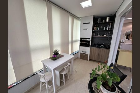 Apartamento para alugar com 108m², 3 quartos e 2 vagas Apartamento para alugar com 108m², 3 quartos e 2 vagasVaranda