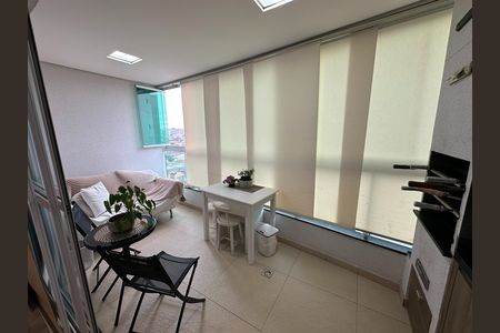 Apartamento para alugar com 108m², 3 quartos e 2 vagas Apartamento para alugar com 108m², 3 quartos e 2 vagasVaranda