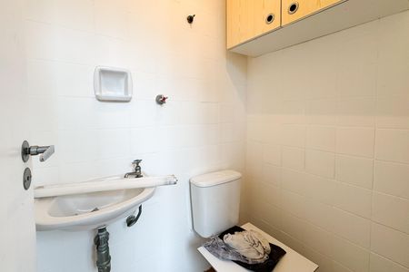 Apartamento para alugar com 108m², 2 quartos e 1 vaga Apartamento para alugar com 108m², 2 quartos e 1 vagaBanheiro de serviço