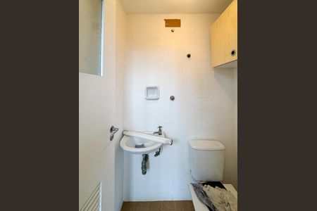 Apartamento para alugar com 108m², 2 quartos e 1 vaga Apartamento para alugar com 108m², 2 quartos e 1 vagaBanheiro de serviço