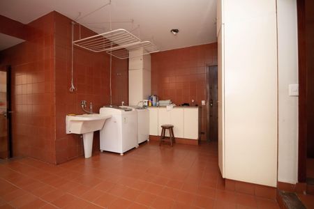 Casa à venda com 800m², 5 quartos e 5 vagasÁrea de Serviço