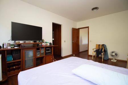 Casa à venda com 800m², 5 quartos e 5 vagasSuíte 3