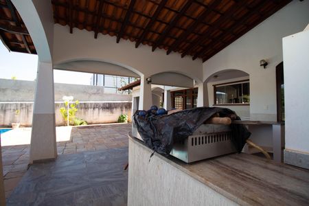 Casa à venda com 800m², 5 quartos e 5 vagasChurrasqueira