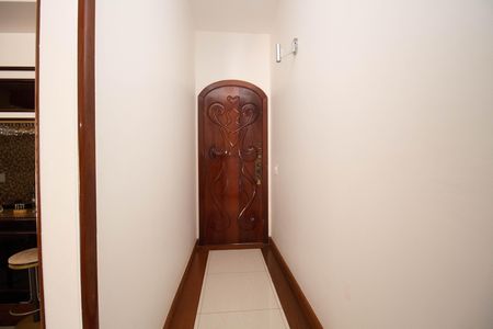 Casa à venda com 800m², 5 quartos e 5 vagasHall