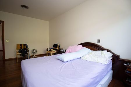 Casa à venda com 800m², 5 quartos e 5 vagasSuíte 3