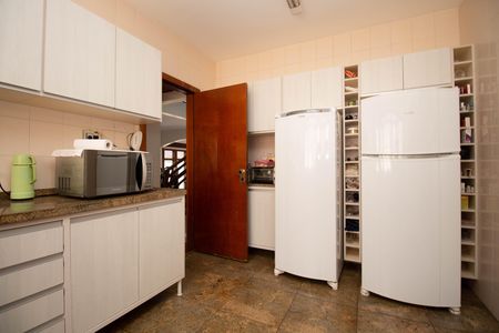 Casa à venda com 800m², 5 quartos e 5 vagasCozinha