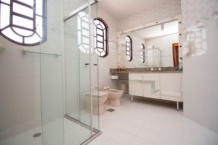 Casa à venda com 800m², 5 quartos e 5 vagasBanheiro da Suíte 1