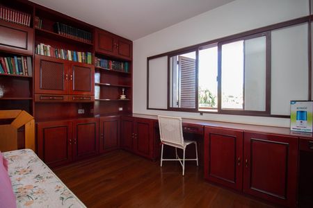Casa à venda com 800m², 5 quartos e 5 vagasQuarto