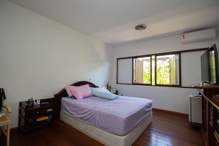 Casa à venda com 800m², 5 quartos e 5 vagasSuíte 3