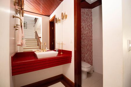 Casa à venda com 800m², 5 quartos e 5 vagasLavabo