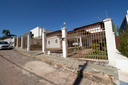 Casa à venda com 800m², 5 quartos e 5 vagasFachada