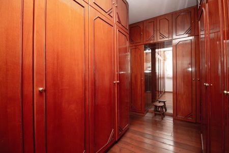 Casa à venda com 800m², 5 quartos e 5 vagasCloset da Suíte 3