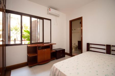 Casa à venda com 800m², 5 quartos e 5 vagasSuíte 4