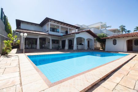 Casa à venda com 800m², 5 quartos e 5 vagasPiscina