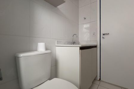 Banheiro de apartamento para alugar com 2 quartos, 60m² em Picanço, Guarulhos