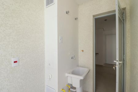 Sala/Cozinha/Área de Serviço de apartamento à venda com 2 quartos, 59m² em Vila Bandeirantes, São Paulo