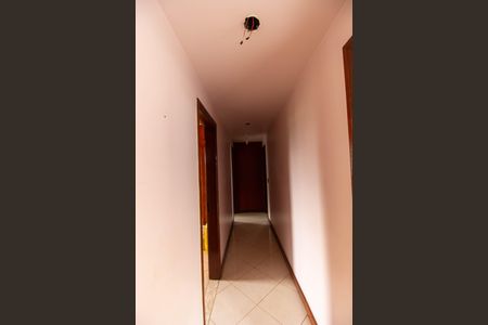 Casa de condomínio à venda com 300m², 3 quartos e 4 vagas Casa de condomínio à venda com 300m², 3 quartos e 4 vagasCorredor