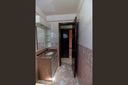 Casa de condomínio à venda com 300m², 3 quartos e 4 vagas Casa de condomínio à venda com 300m², 3 quartos e 4 vagasBanheiro da Suíte 1