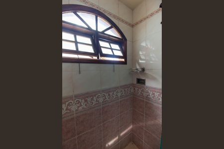 Casa de condomínio à venda com 300m², 3 quartos e 4 vagas Casa de condomínio à venda com 300m², 3 quartos e 4 vagasBanheiro da Suíte 1