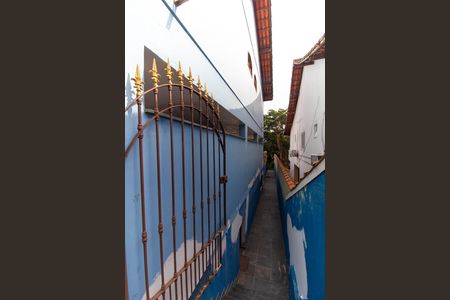 Casa de condomínio à venda com 300m², 3 quartos e 4 vagas Casa de condomínio à venda com 300m², 3 quartos e 4 vagasÁrea externa